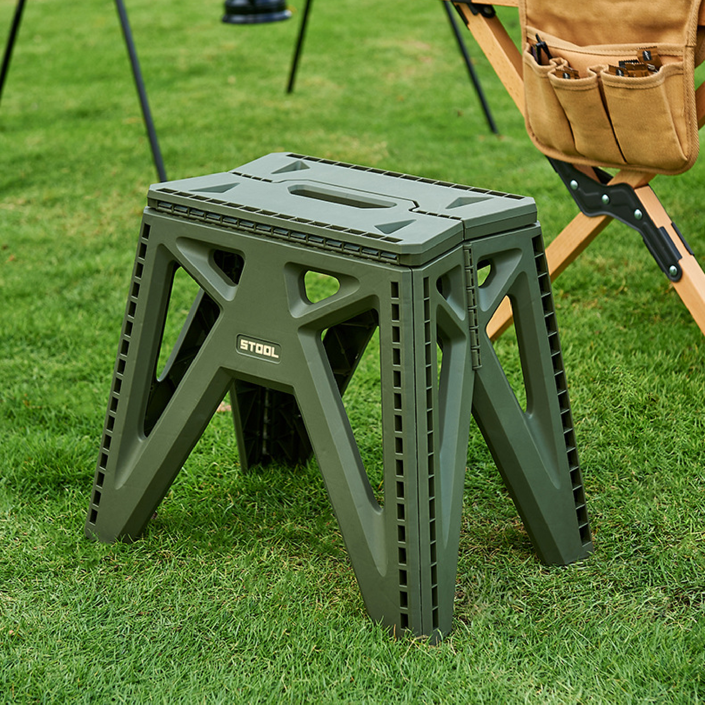 Outdoor Camping Portable Plastic Stool - Collapsible Step Stool with Handle